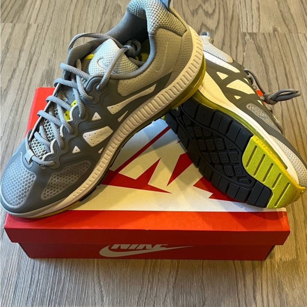 Nike Air Max Genome size 9.5 and 11 US - Picture 2 of 12